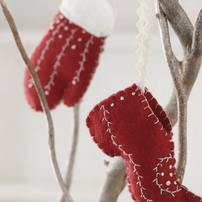 A Year of Felt Decorations Book
